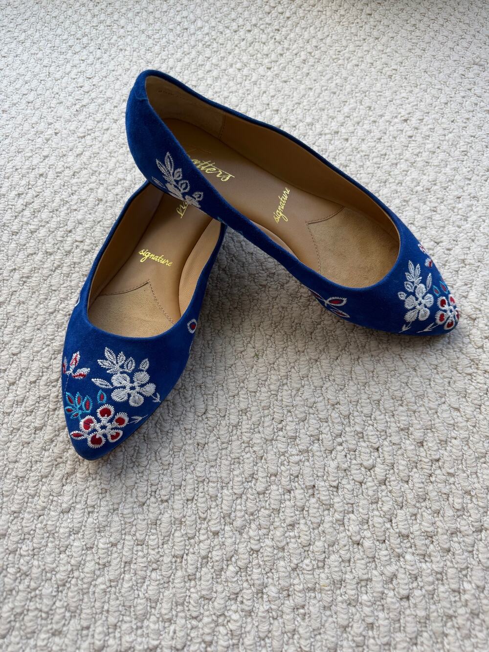 Trotters Signature Blue Suede Floral Embroidered Pointed Toe Flats Size 8.5W